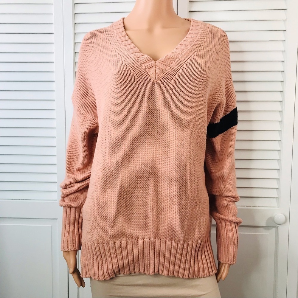 360 Sweater Pink V-Neck Knit Pullover Sweater Size Medium